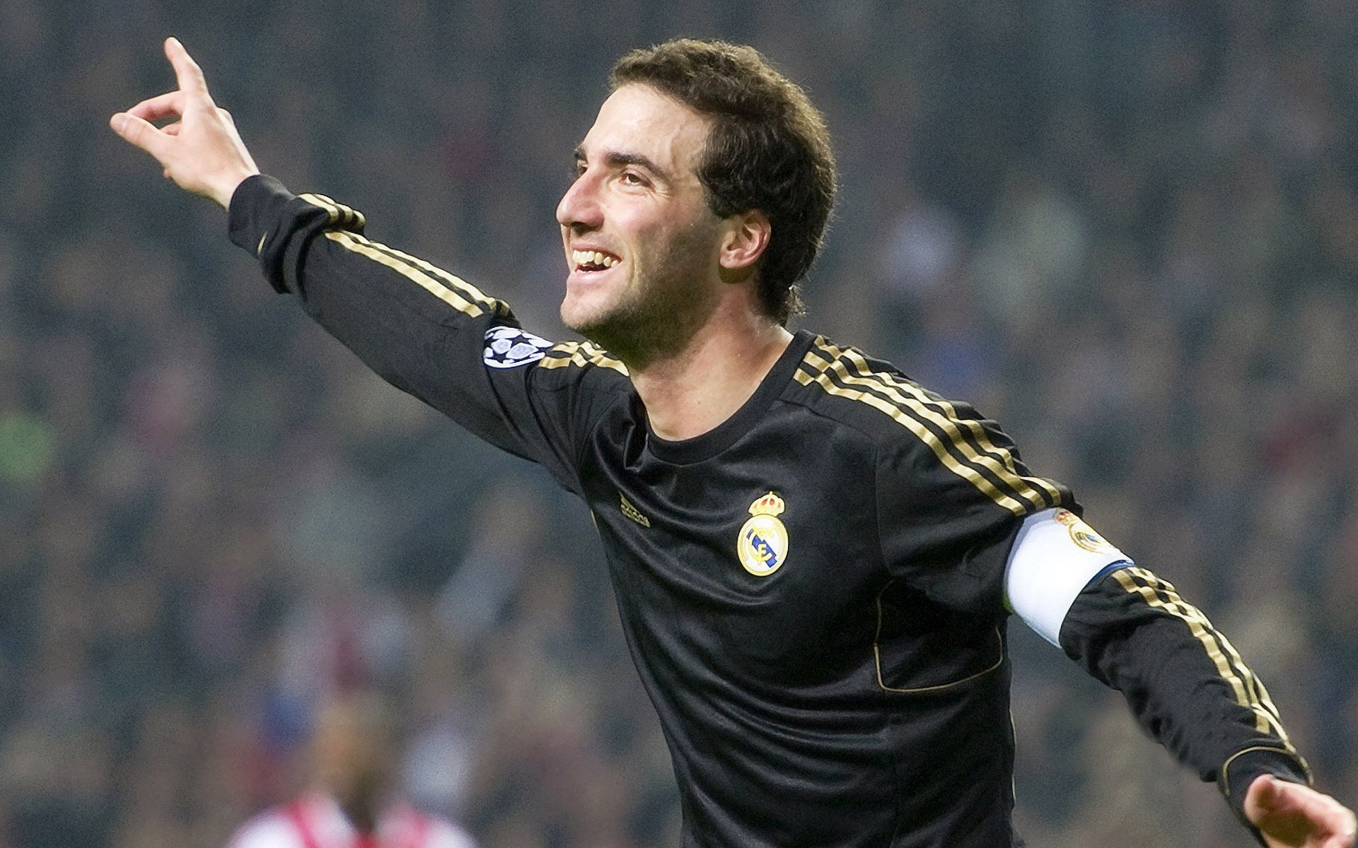 RB莱比锡主场大胜,压制对手在积分榜上,rb莱比锡足球俱乐部