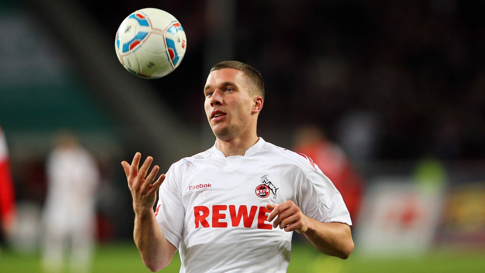 掘金击败独行侠,关键一役中约基奇罚球绝杀,约基奇续约掘金